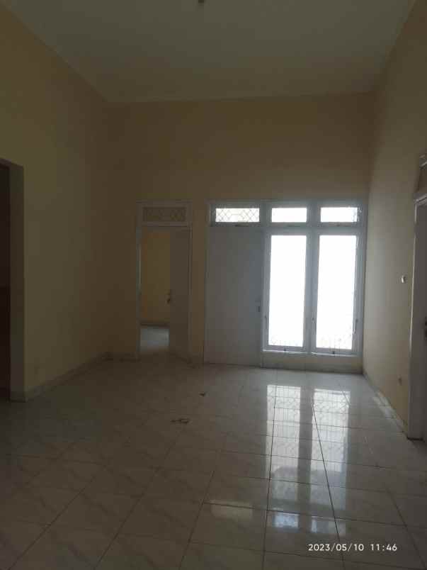 dijual rumah komplek duta harapan