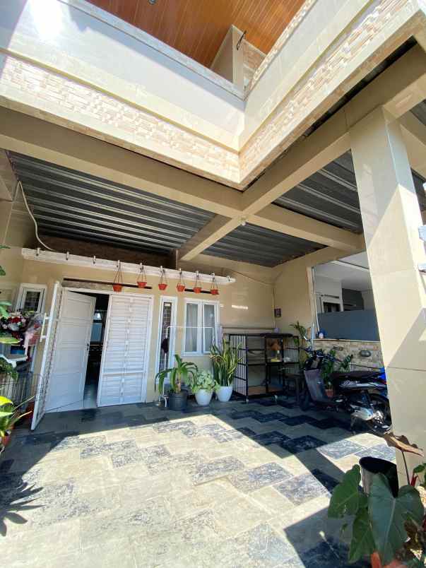 dijual rumah komplek griya pratama asri