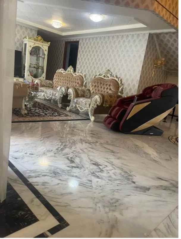 dijual rumah komplek perumahan permata