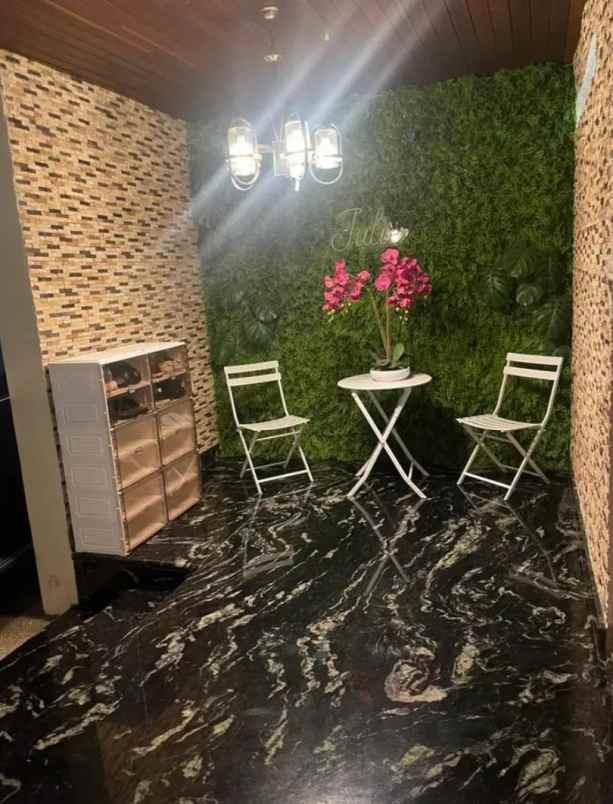 dijual rumah komplek perumahan permata