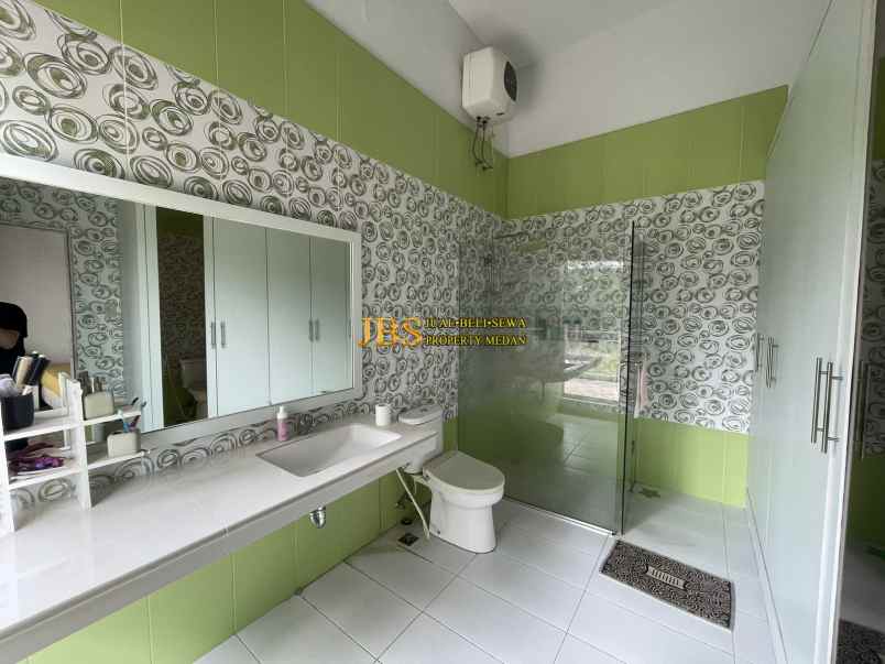 dijual rumah komplek royal sumatra