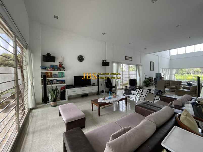 dijual rumah komplek royal sumatra