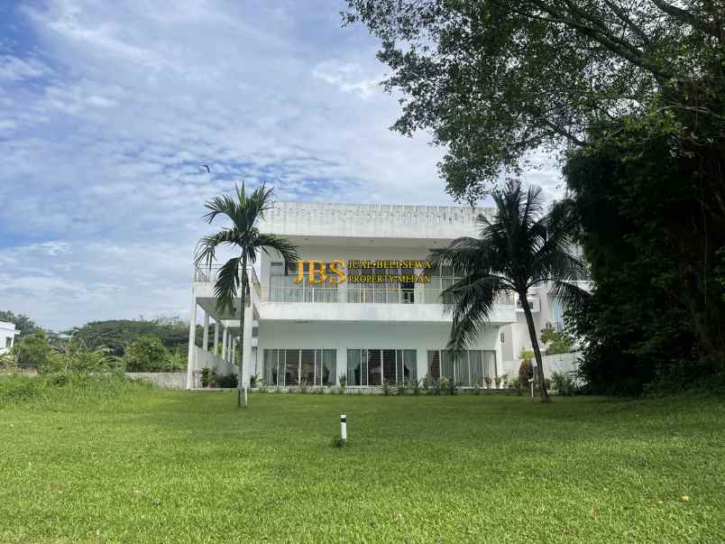 dijual rumah komplek royal sumatra