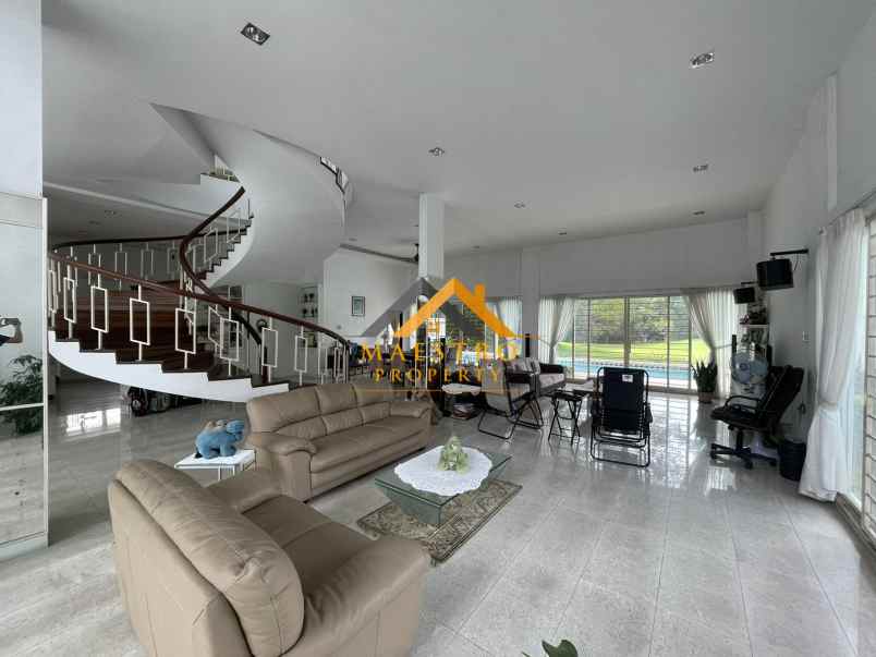 dijual rumah komplek royal sumatra