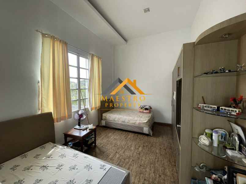 dijual rumah komplek royal sumatra