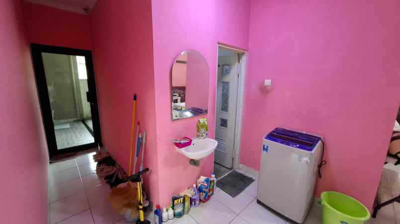 dijual rumah komplek sariwangi