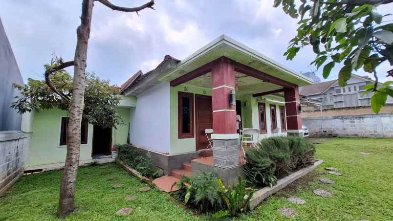 dijual rumah komplek sariwangi