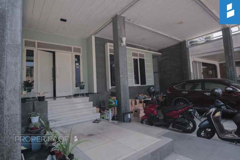 dijual rumah komplek surapati core