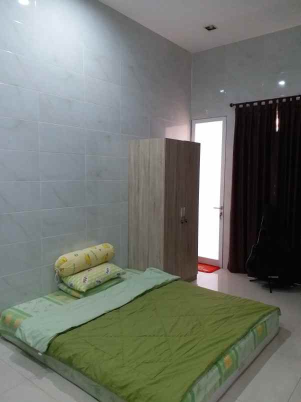 dijual rumah komplek taman palem