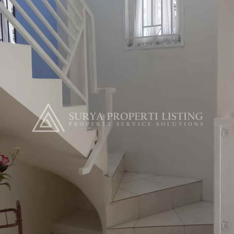 dijual rumah komplek villa zeqita residence