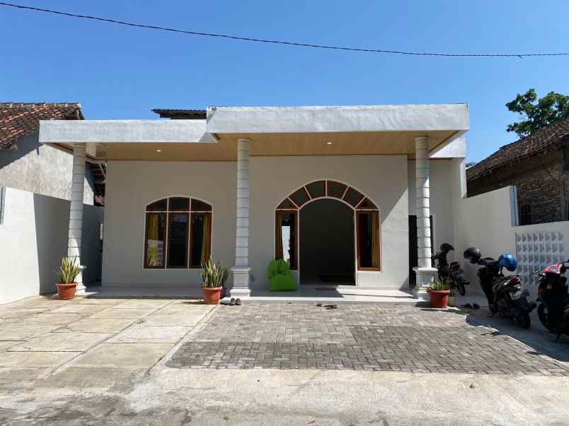 dijual rumah kongklangan kotesan