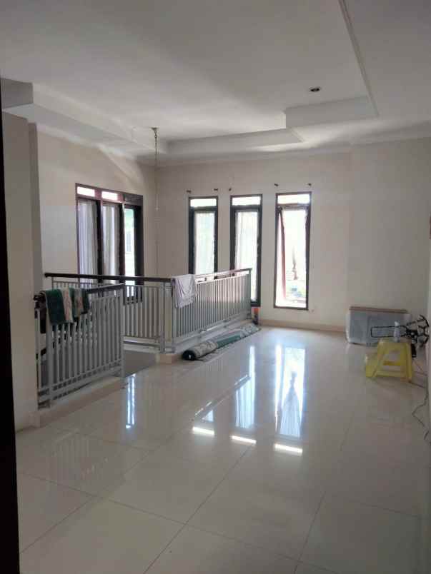 dijual rumah kota bandung turangga