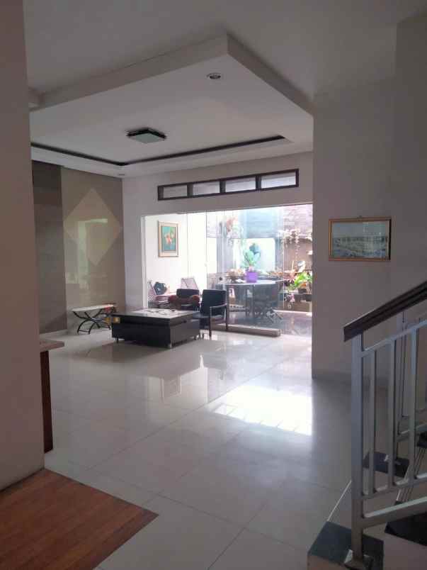 dijual rumah kota bandung turangga