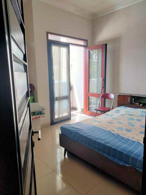 dijual rumah kota bandung turangga