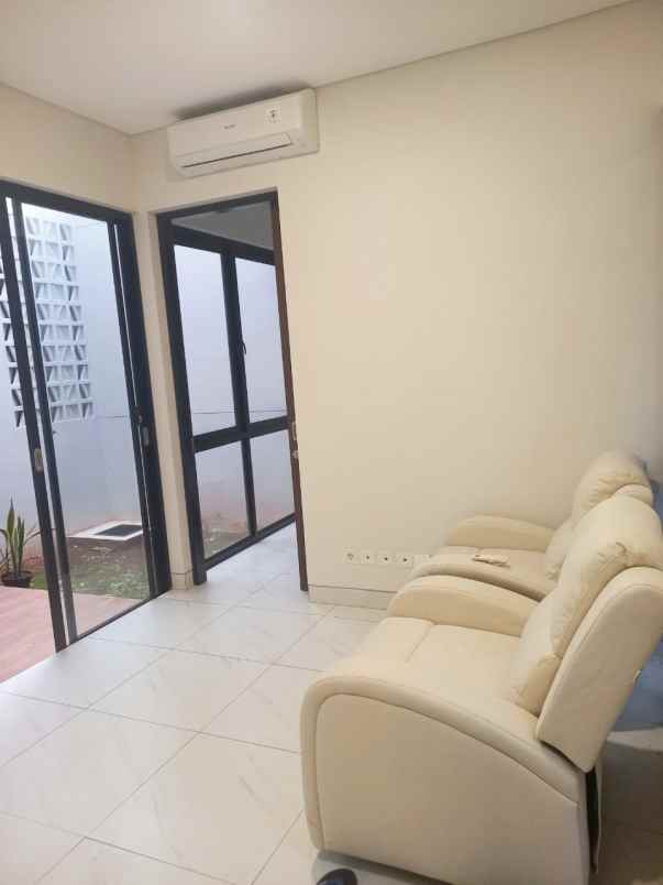 dijual rumah kota wisata cibubur