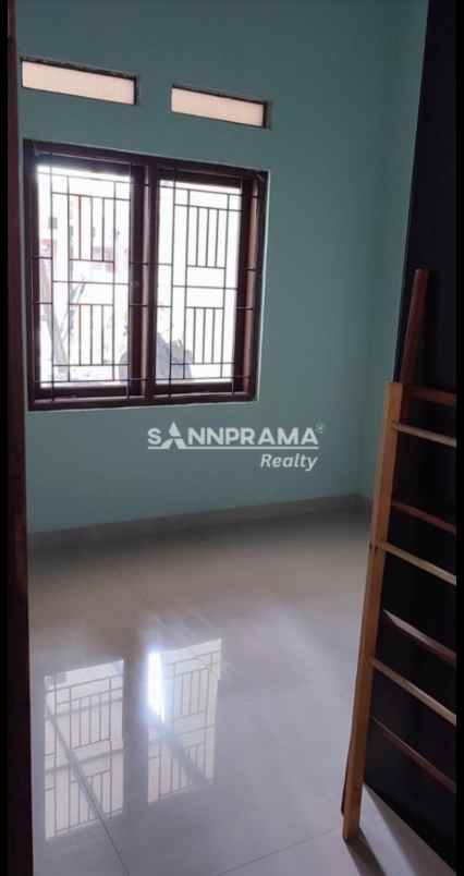 dijual rumah kukusan beji depok