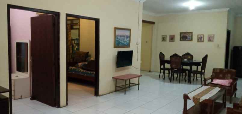 dijual rumah kutisari selatan