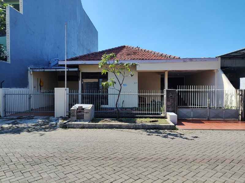dijual rumah kutisari selatan