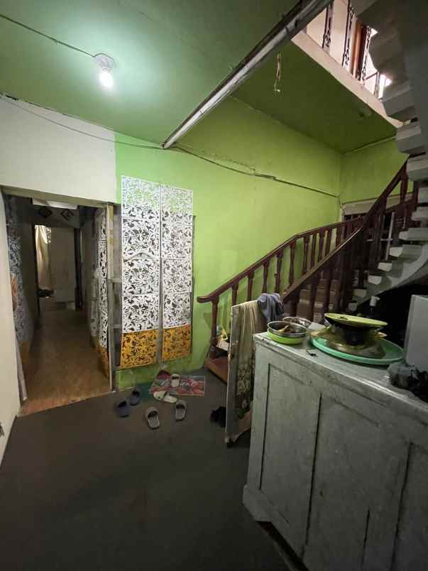 dijual rumah lama 2 lantai lokasi strategis di bangka