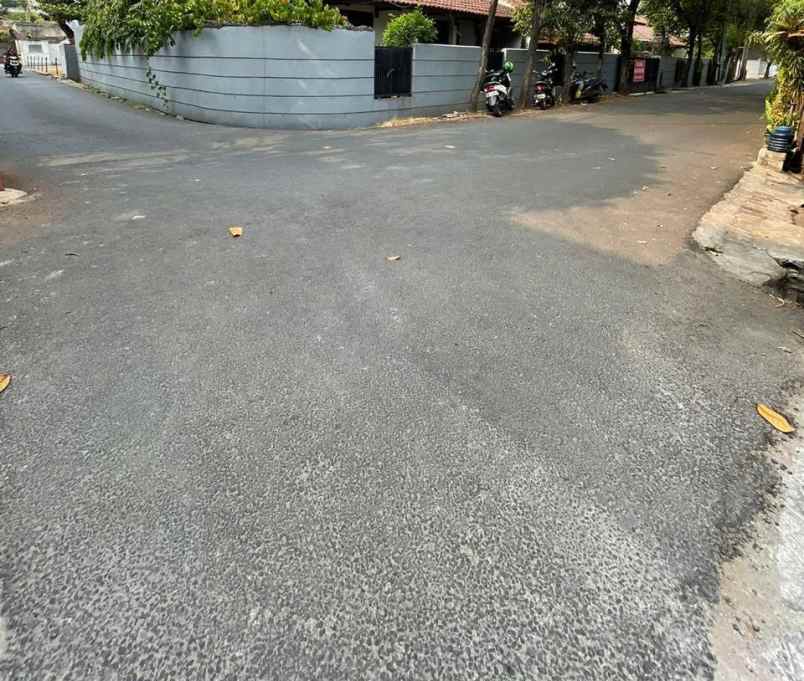 dijual rumah lama 2 lantai lokasi strategis di bangka