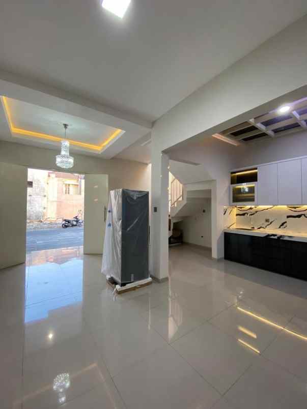 dijual rumah lokasi ikan tombro lowokwaru malang