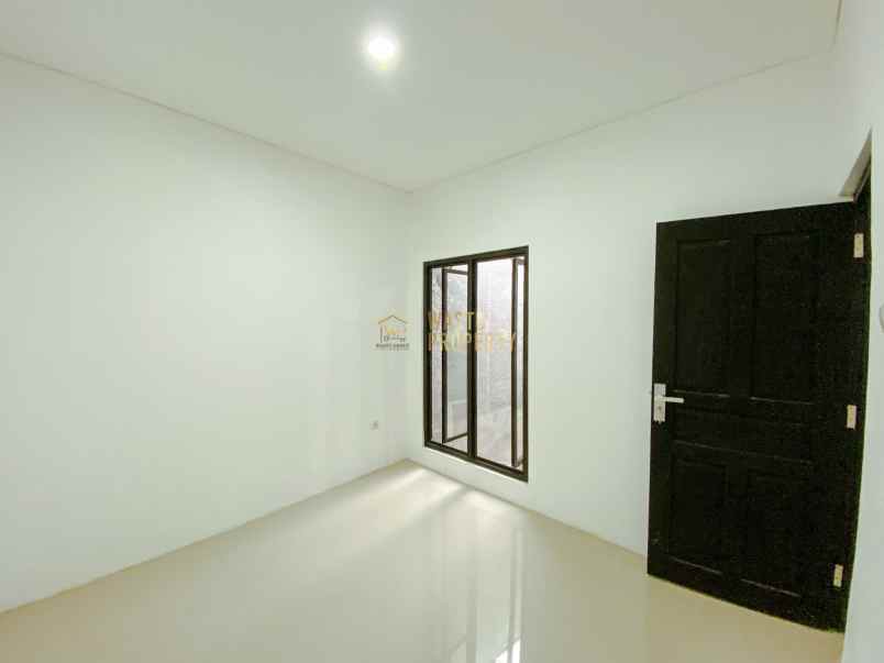 dijual rumah maguwoharjo depok sleman