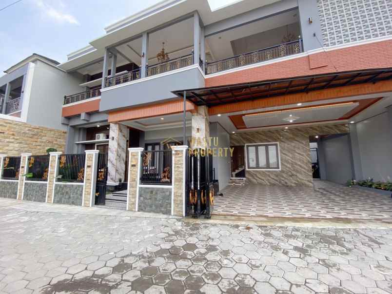 dijual rumah maguwoharjo depok sleman