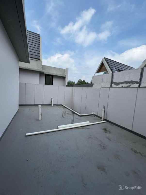 dijual rumah mahogany residence