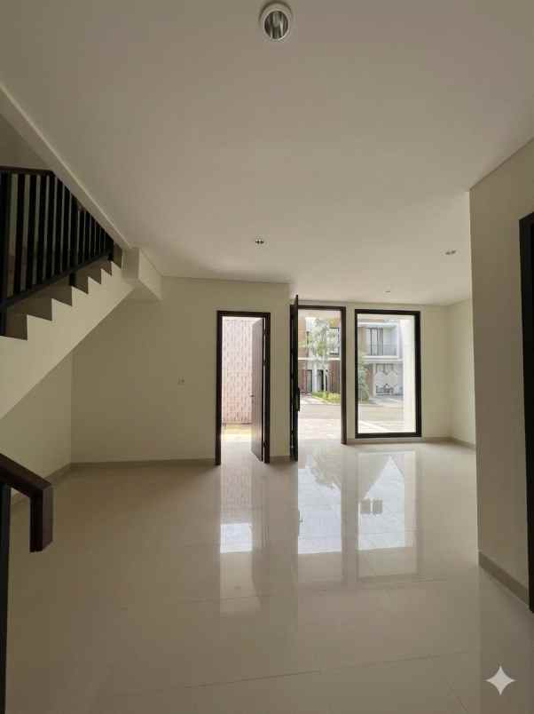 dijual rumah mahogany residence