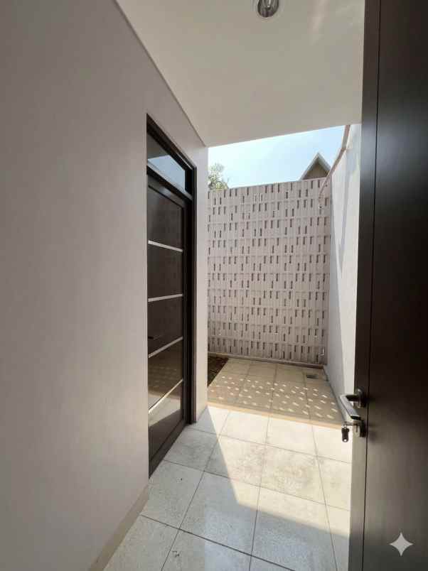 dijual rumah mahogany residence