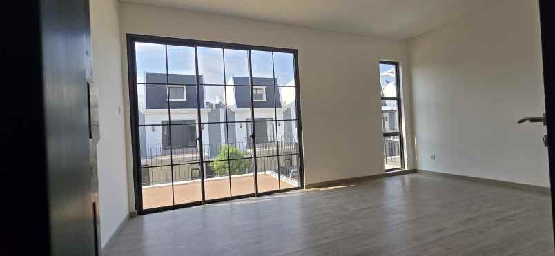 dijual rumah maison de wisteria metland