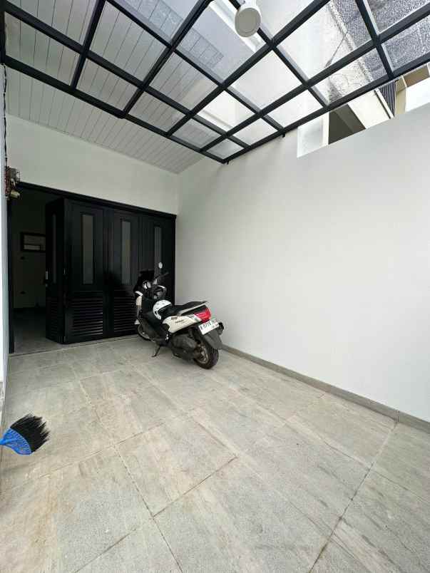 dijual rumah mampang