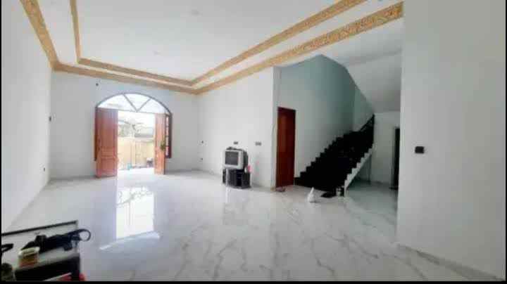 dijual rumah manyar rejo