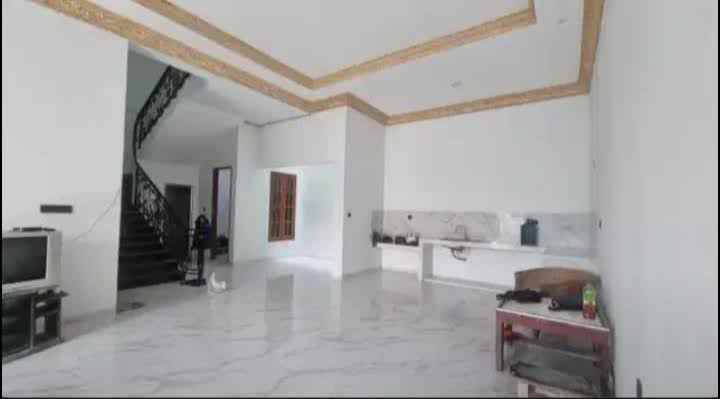 dijual rumah manyar rejo