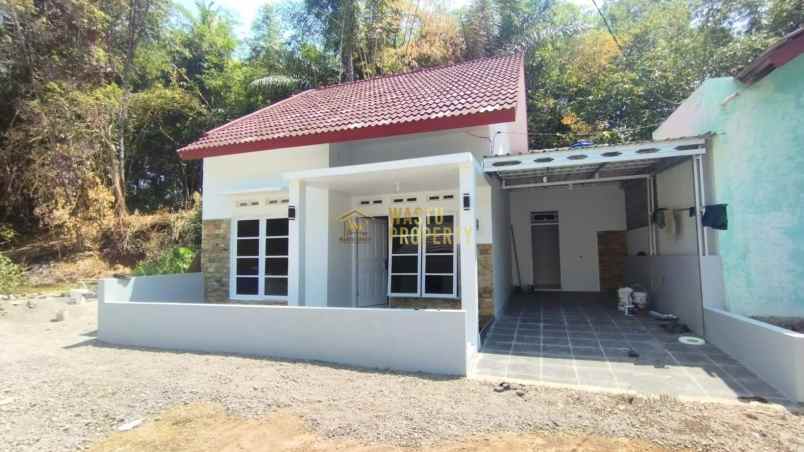 dijual rumah margodadi