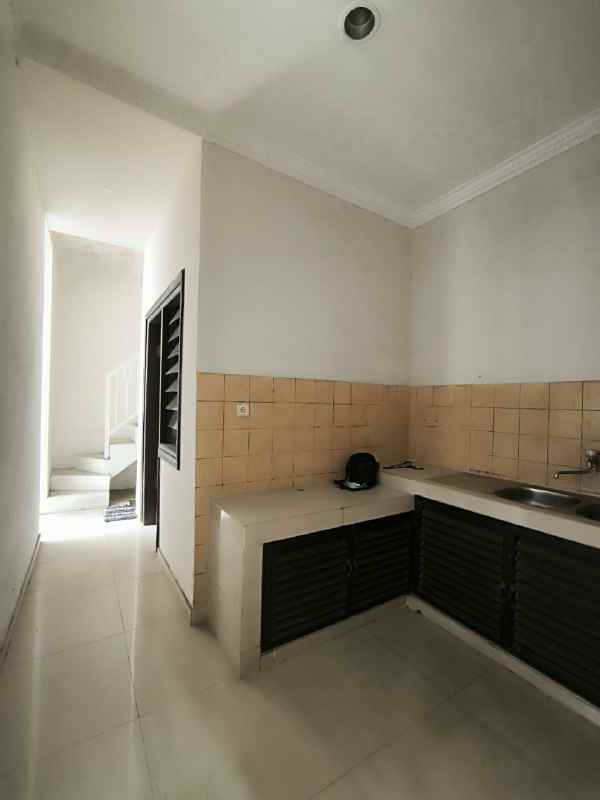 dijual rumah margorejo indah