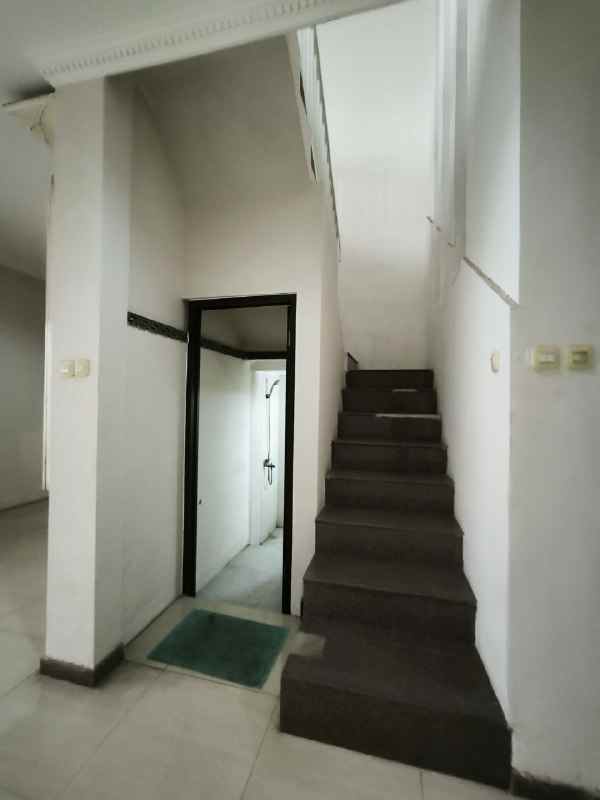 dijual rumah margorejo indah