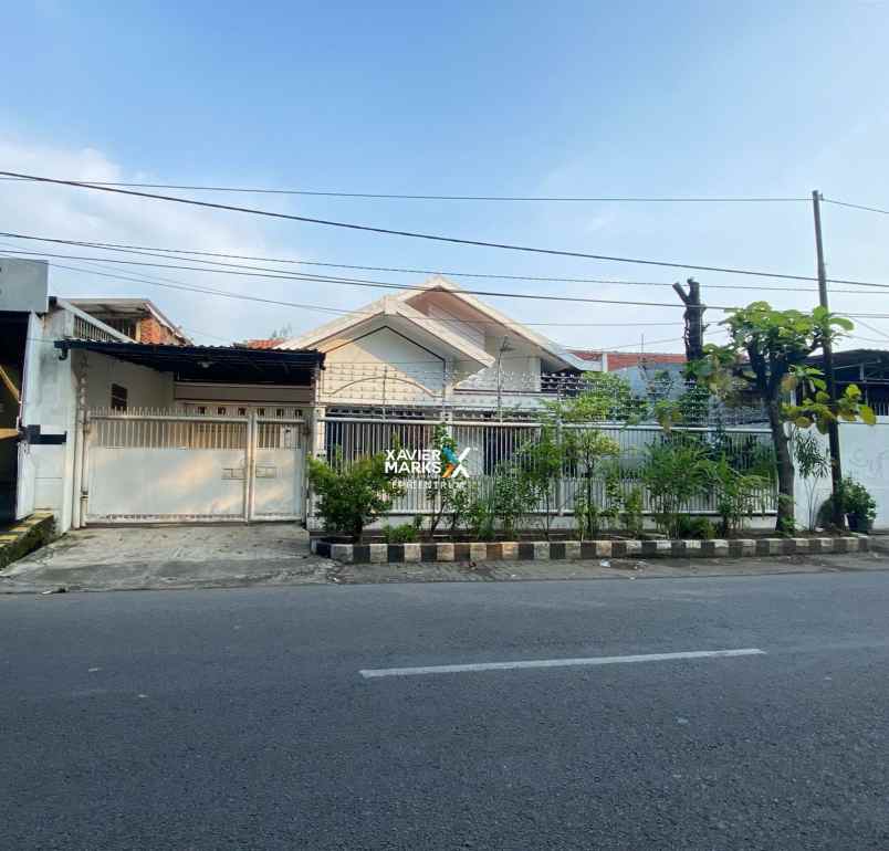 dijual rumah medokan ayu