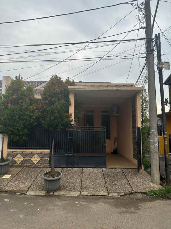 dijual rumah meruya selatan kembangan