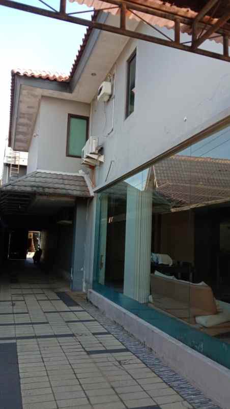 dijual rumah mewah dgn kolam renang di ciracas jaktim