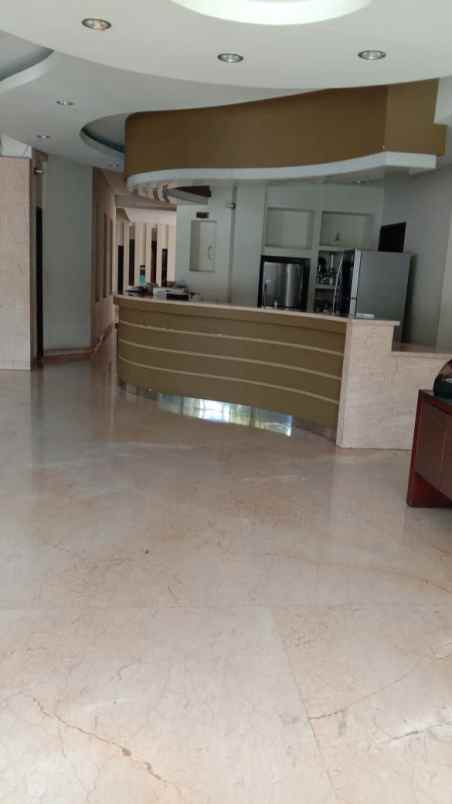 dijual rumah mewah dgn kolam renang di ciracas jaktim