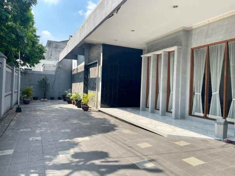 dijual rumah mewah di baron solo