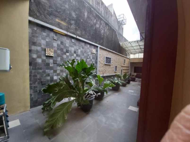 dijual rumah mewah di baron solo