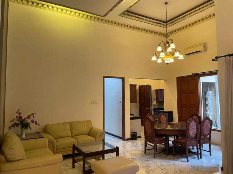 dijual rumah mewah di baron solo