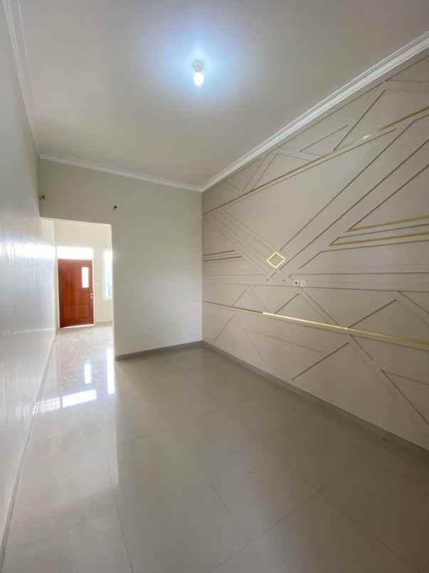 dijual rumah mewah lokasi perumahan sengkaling malang