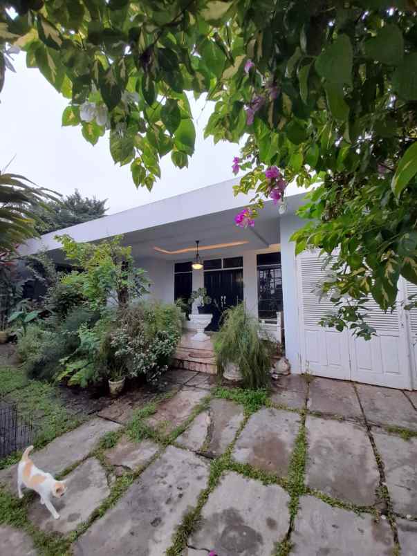 dijual rumah mewah srengseng kebon jeruk jakarta barat