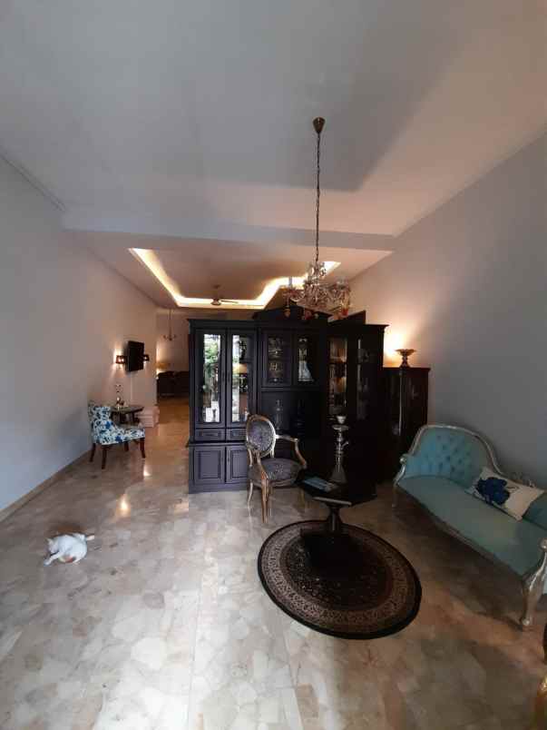 dijual rumah mewah srengseng kebon jeruk jakarta barat