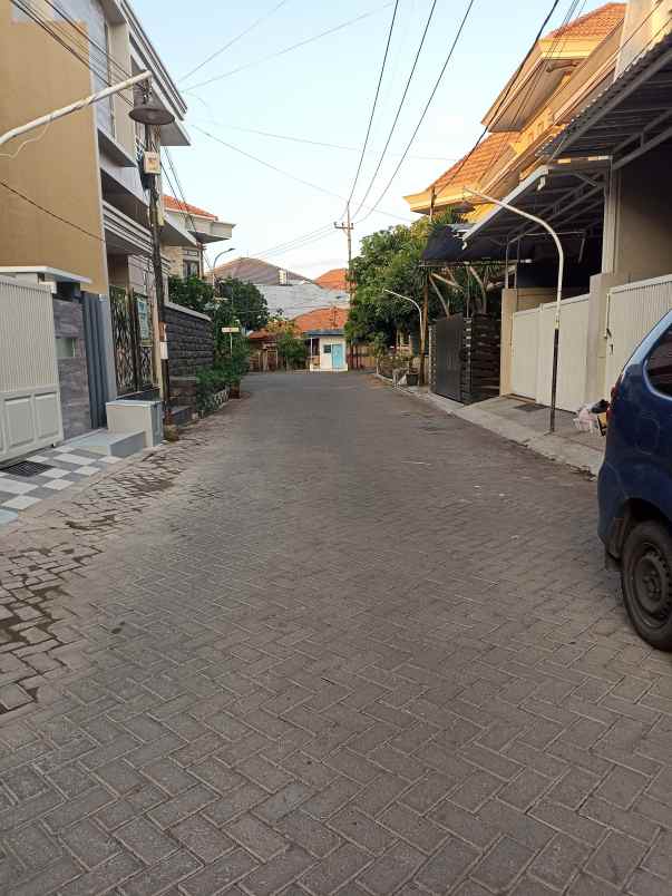 dijual rumah mulyosari