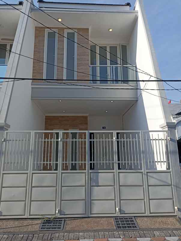 dijual rumah mulyosari