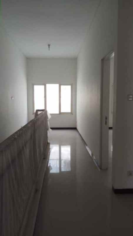 dijual rumah mulyosari